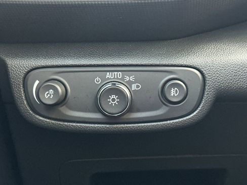 Used 2023 Chevrolet TrailBlazer RS w/ Sun and Liftgate Package image 36