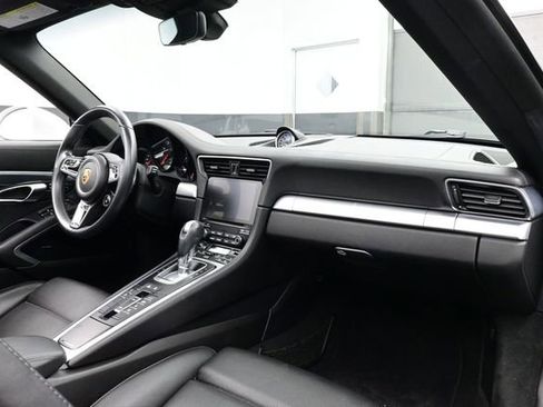 Certified 2018 Porsche 911 Targa 4S AWD/4WD image 15
