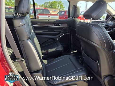 Used 2023 Jeep Grand Cherokee L Limited w/ Luxury Tech Group II RWD image 18