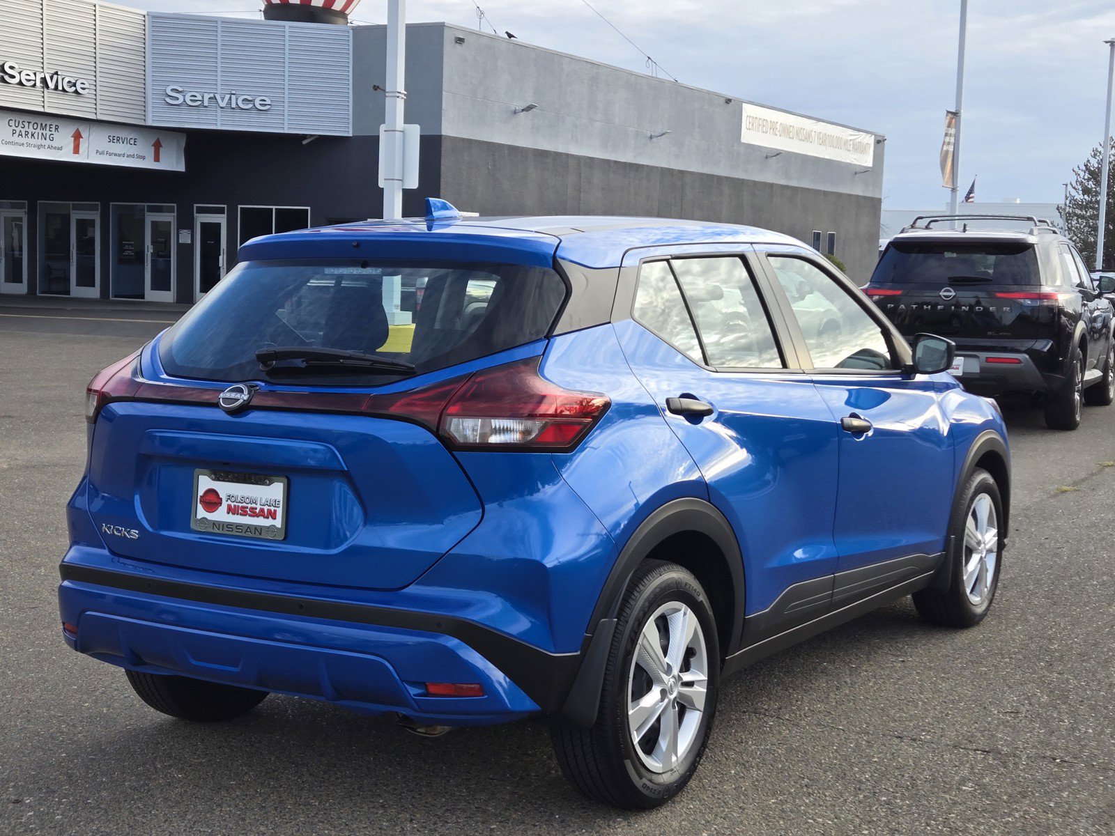 Used 2025 Nissan Kicks Play S FWD image 4