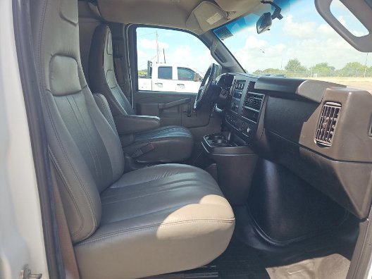 Used 2023 GMC Savana 2500 Extended w/ Driver Convenience Package RWD image 4