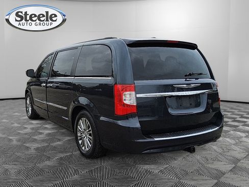 Used 2014 Chrysler Town & Country Touring-L w/ Trailer Tow Group image 3