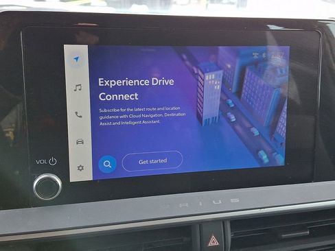 Used 2024 Toyota Prius LE image 12