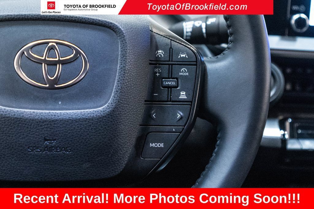 Used 2025 Toyota Prius LE FWD image 17