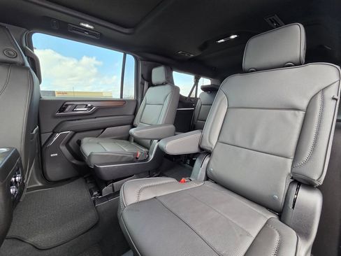 New 2026 GMC Yukon XL Denali w/ Sun & Power Step Package AWD/4WD image 24