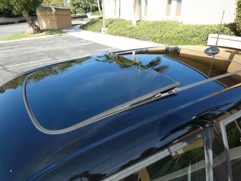 Used 2019 MINI Cooper S w/ Premium Package image 19