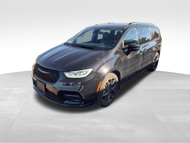 Used 2025 Chrysler Pacifica Limited FWD 360° Tour