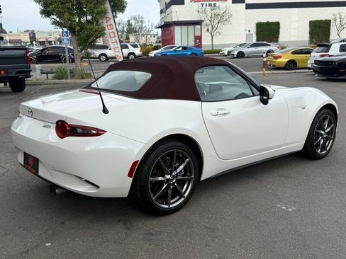 Used 2018 MAZDA MX-5 Miata Grand Touring RWD image 15