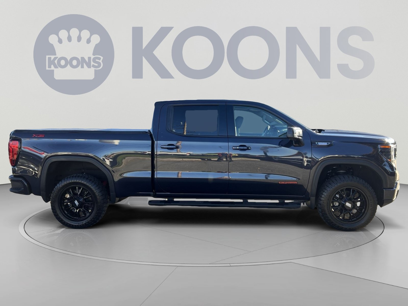 Used 2023 GMC Sierra 1500 Elevation w/ Elevation Premium Package AWD/4WD image 8