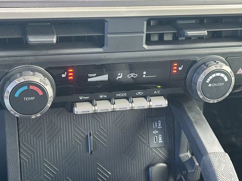 Used 2024 Toyota Tacoma SR5 AWD/4WD image 19