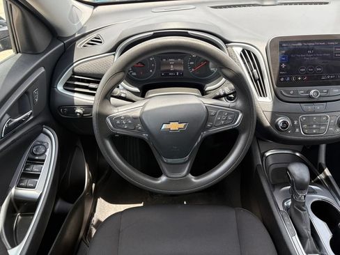 Used 2023 Chevrolet Malibu LT FWD image 17