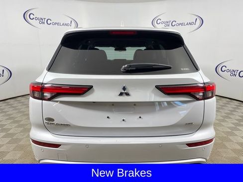 Used 2024 Mitsubishi Outlander SEL AWD/4WD image 5