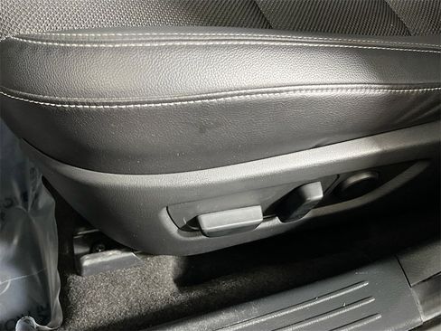 Used 2025 MAZDA CX-50 AWD 2.5 S w/ Preferred Package image 17