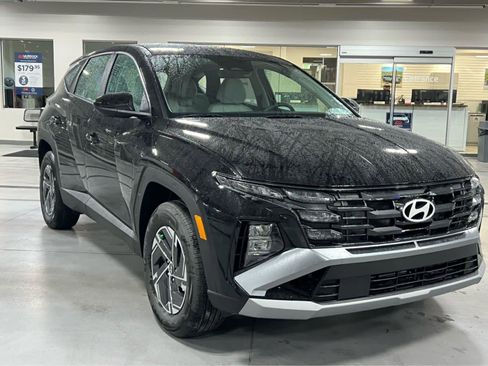 New 2026 Hyundai Tucson Blue SE w/ Tow & Go Package AWD/4WD image 4