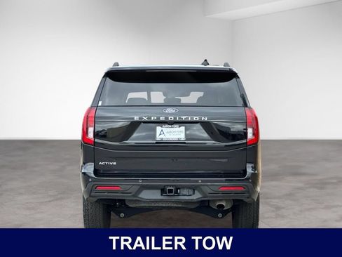 Used 2025 Ford Expedition Active AWD/4WD image 4