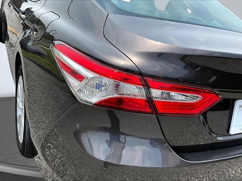 Used 2019 Toyota Camry LE FWD image 22
