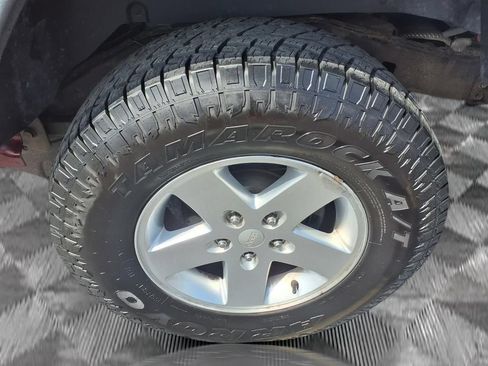 Used 2010 Jeep Wrangler Unlimited Sport AWD/4WD image 17
