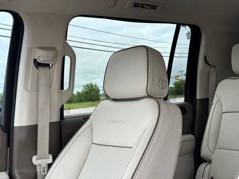 Used 2022 GMC Yukon XL Denali w/ Max Trailering Package AWD/4WD image 12
