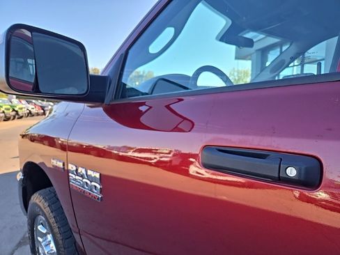 Used 2018 RAM 2500 Tradesman w/ Chrome Appearance Group image 33