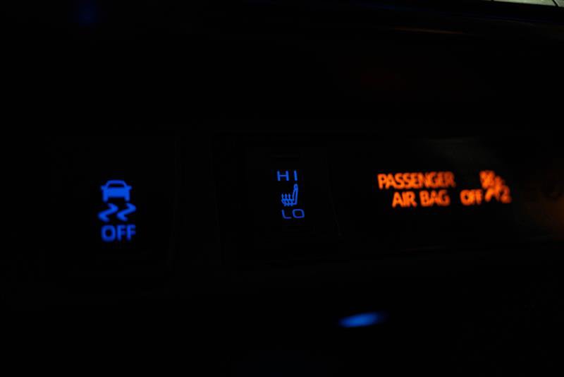 Used 2019 Toyota RAV4 Limited w/ Carpet Mat Package FWD image 22