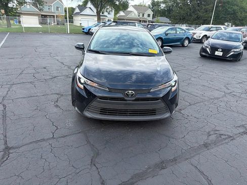 Used 2025 Toyota Corolla LE FWD image 3