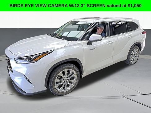Used 2020 Toyota Highlander Limited image 2