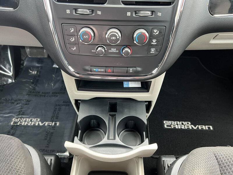Used 2017 Dodge Grand Caravan SE FWD image 26