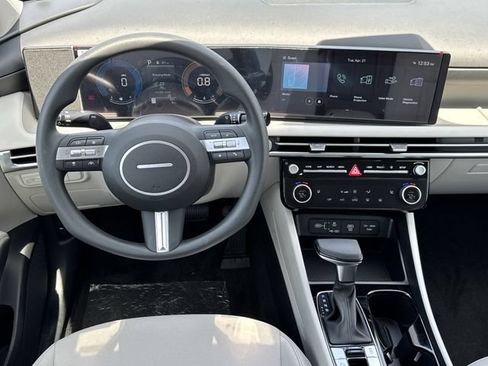 New 2026 Hyundai Tucson SEL FWD image 25