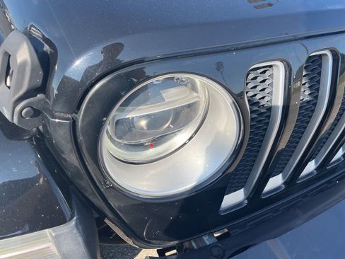 Used 2018 Jeep Wrangler Unlimited Sahara image 34