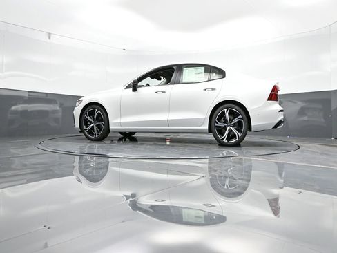 New 2025 Volvo S60 B5 Plus w/ Climate Package image 46