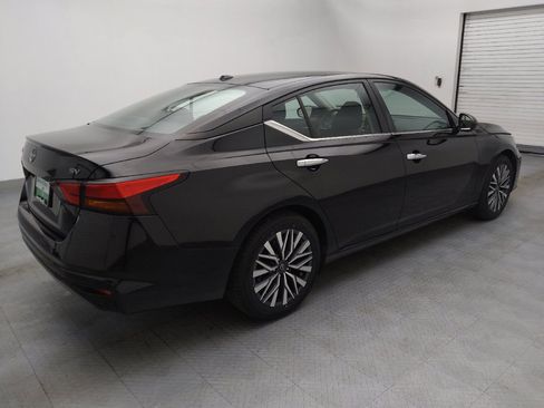Used 2024 Nissan Altima 2.5 SV image 10