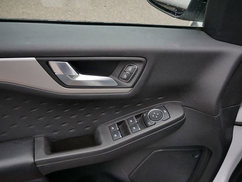 Used 2020 Ford Escape SE Sport image 6