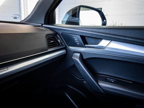 Used 2020 Audi Q5 2.0T Titanium Premium Plus w/ Premium Plus Package image 43