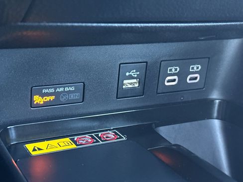 Certified 2025 Toyota Camry SE w/ Convenience Package image 31