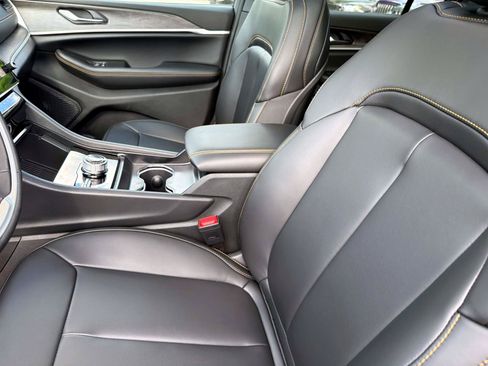 New 2026 Jeep Grand Cherokee 4WD image 11