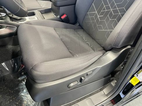 New 2026 Nissan Frontier SV w/ All-Weather Content Package AWD/4WD image 15
