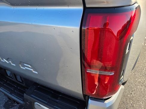 Used 2024 Toyota Tacoma SR5 AWD/4WD image 15