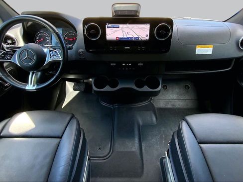 Used 2025 Mercedes-Benz Sprinter 2500 image 17