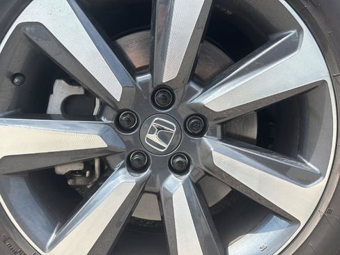 Certified 2025 Honda Pilot Elite image 32