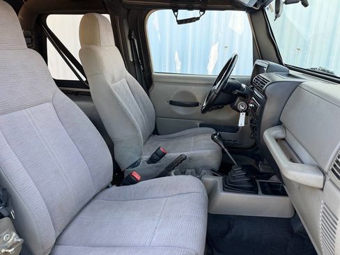 Used 2003 Jeep Wrangler X AWD/4WD image 14