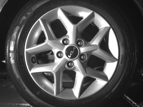 Used 2025 Kia Soul LX w/ LX Technology Package FWD image 15