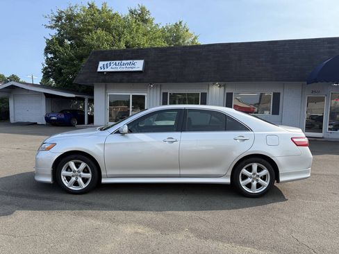 Used 2009 Toyota Camry SE FWD image 5
