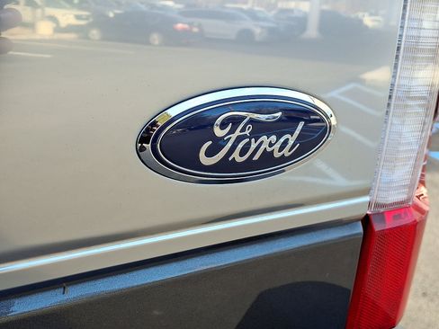 Certified 2018 Ford F250 Platinum w/ Platinum Ultimate Package image 31