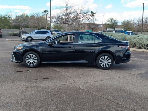 Used 2024 Toyota Camry LE image 4