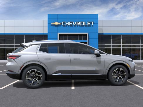 New 2025 Chevrolet Equinox EV LT image 29