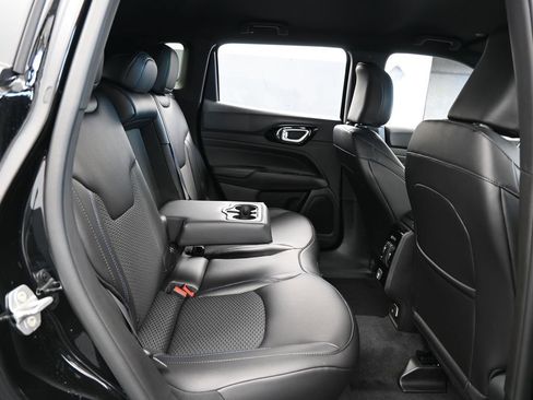 New 2026 Jeep Compass Latitude image 34