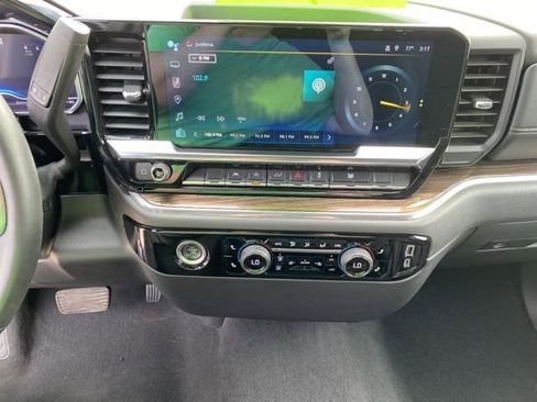 Used 2024 Chevrolet Silverado 1500 LT image 28