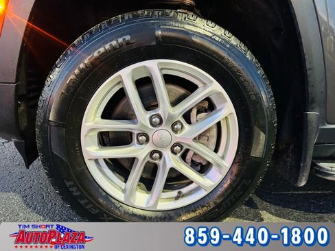 Used 2022 Jeep Grand Cherokee L Laredo w/ Luxury Tech Group I image 20