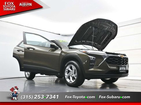 Used 2024 Chevrolet Trax LS w/ LS Convenience Package FWD image 38