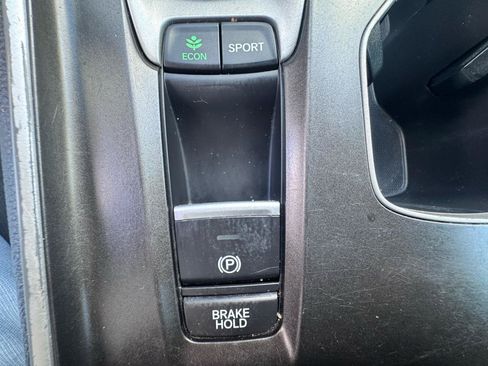Used 2018 Honda Accord Sport image 34